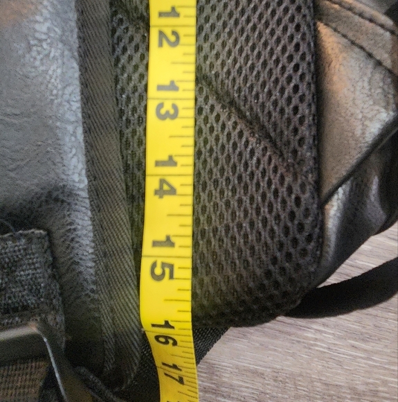 Jeep Vintage Black Leather Buluo Backpack for Men - Picture 11 of 13